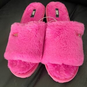 DKNY Pink Fuzzy Women's Slippers Size 11 New